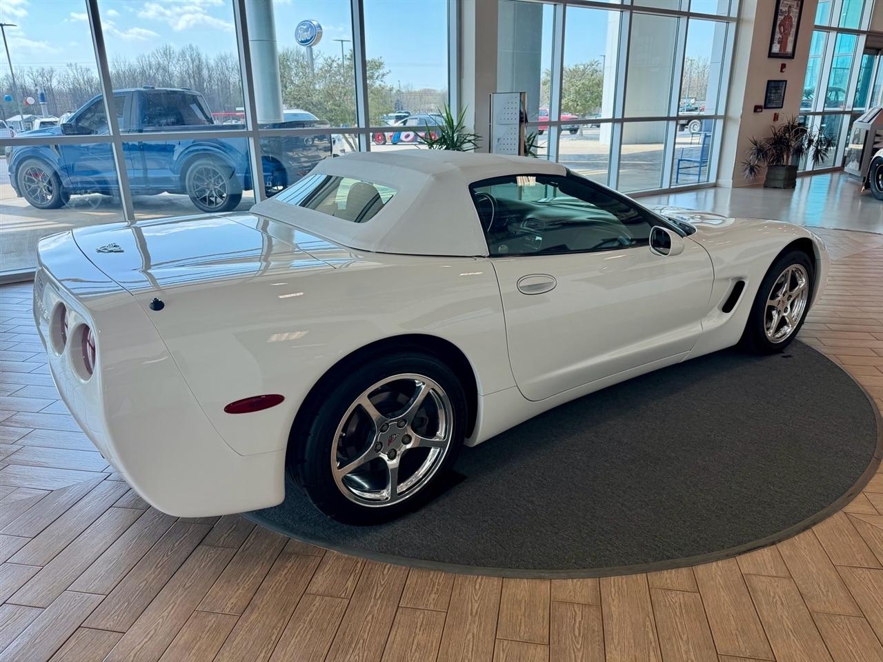 Chevrolet Corvette  2001