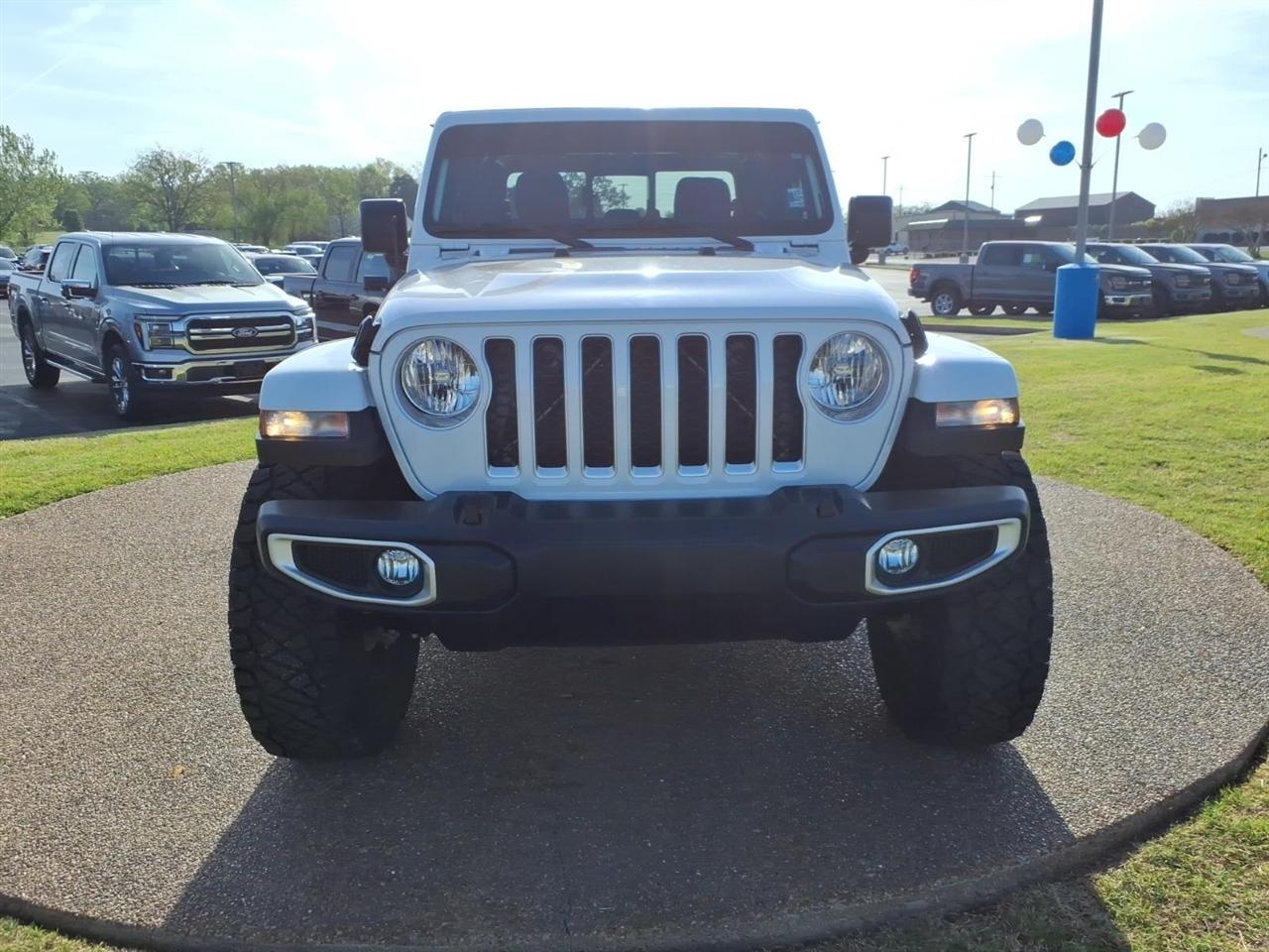 Used 2020 Jeep Gladiator Overland with VIN 1C6HJTFG6LL130218 for sale in Little Rock
