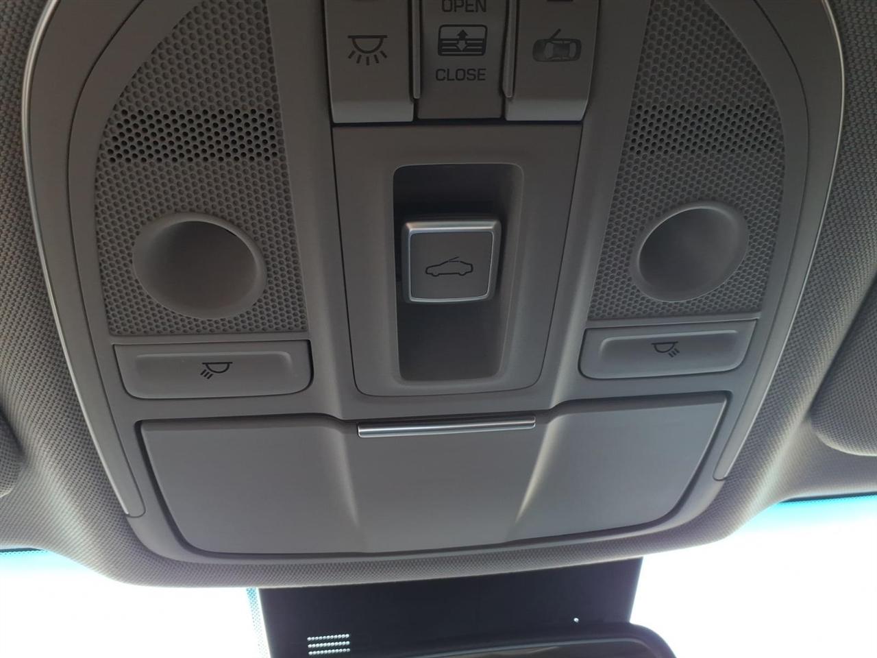 Hyundai Genesis  2015