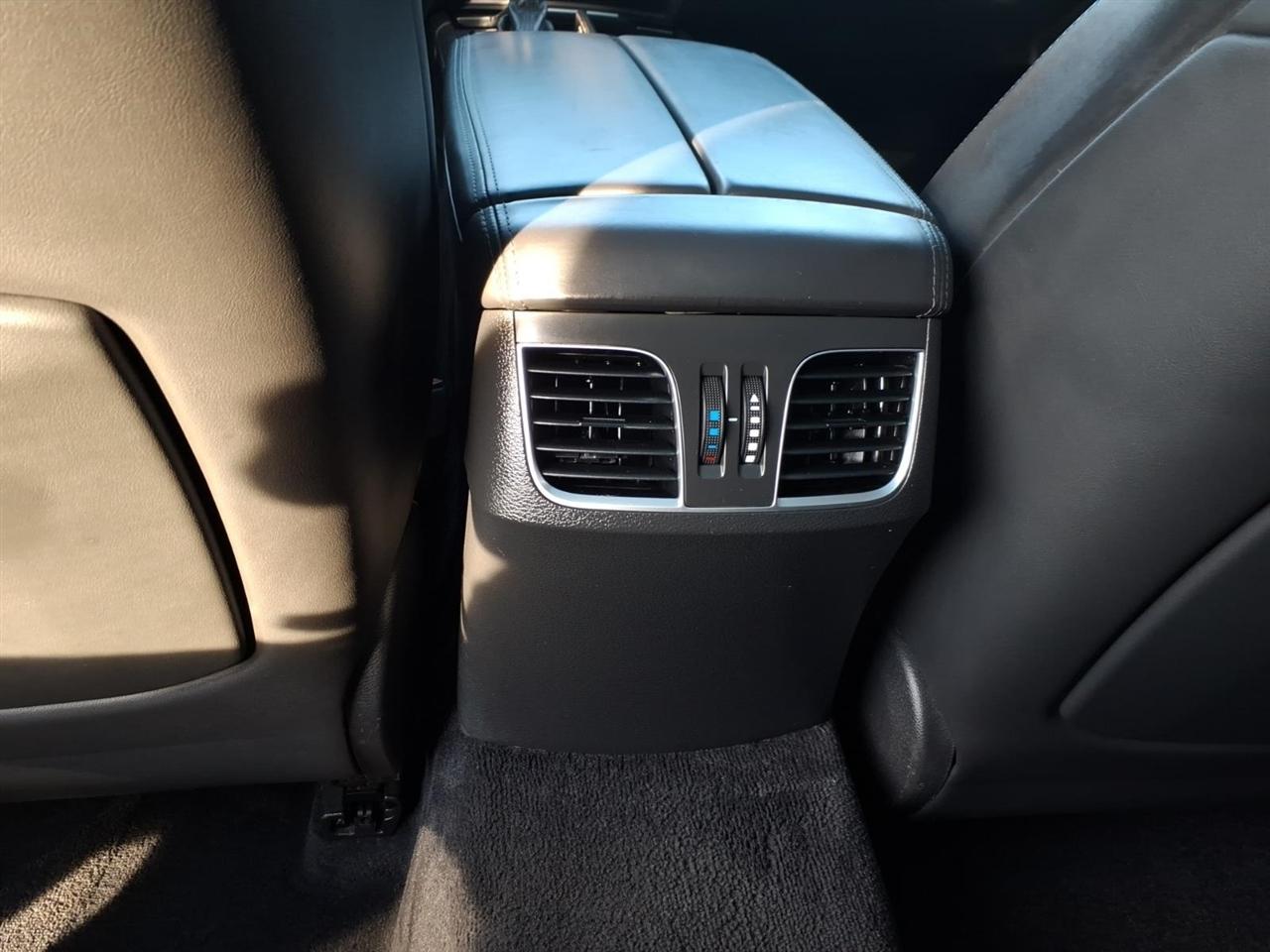 Hyundai Genesis  2015