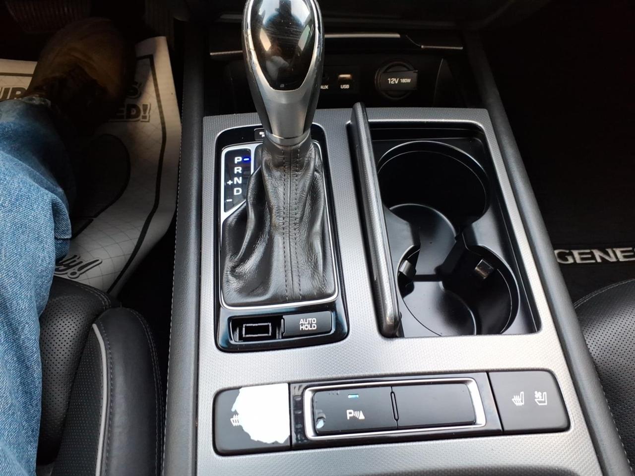 Hyundai Genesis  2015