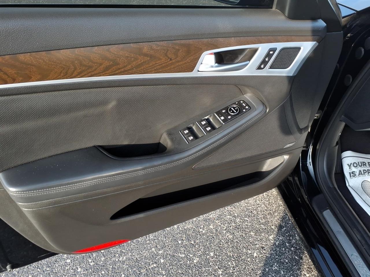 Hyundai Genesis  2015