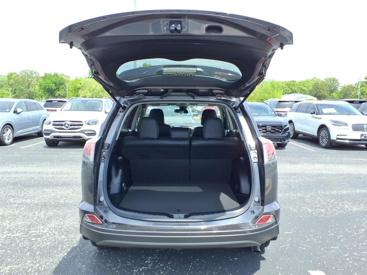 Toyota RAV4  2018