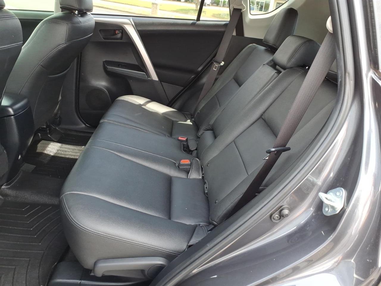 Toyota RAV4  2018