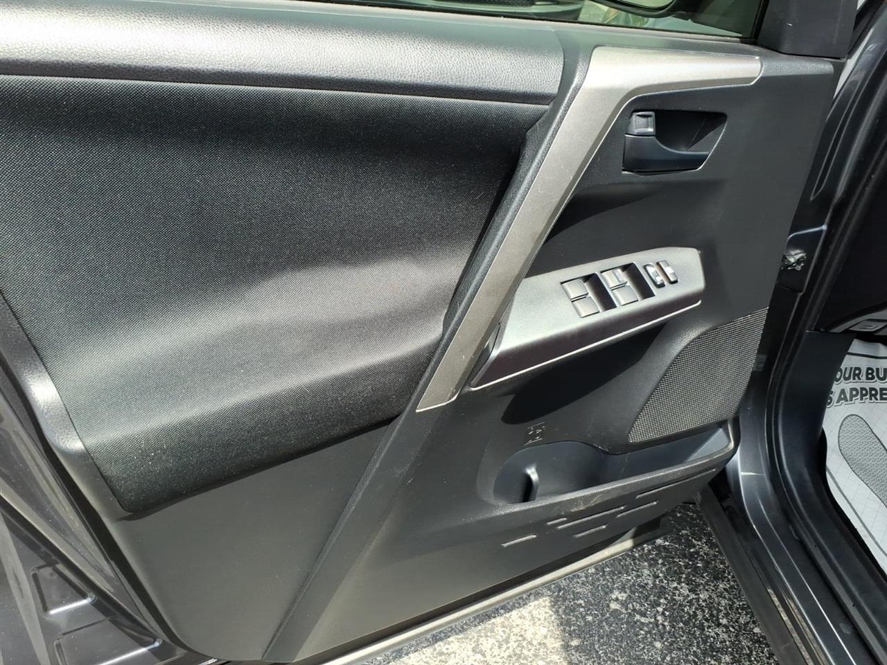Toyota RAV4  2018