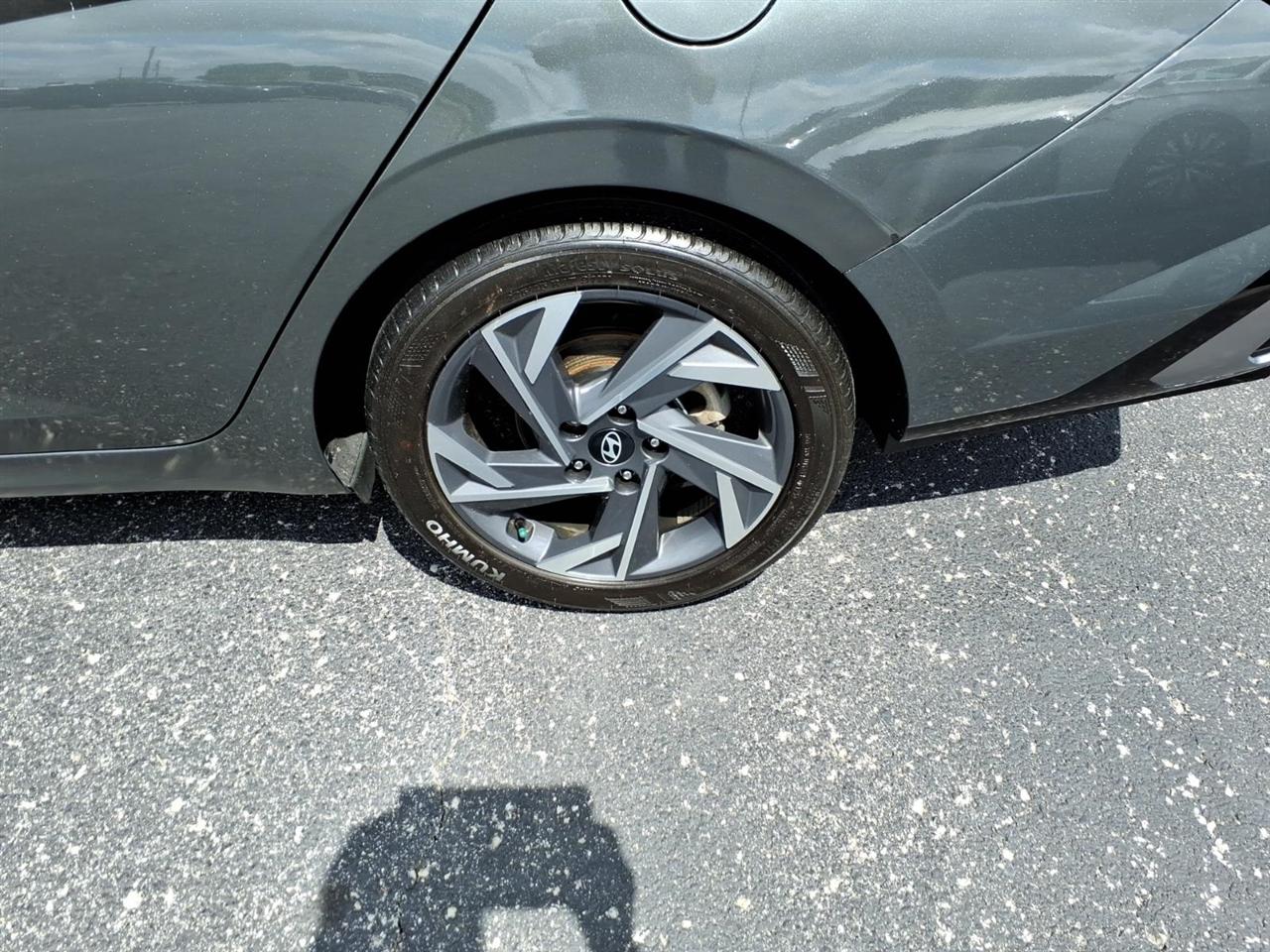 Hyundai Elantra  2025