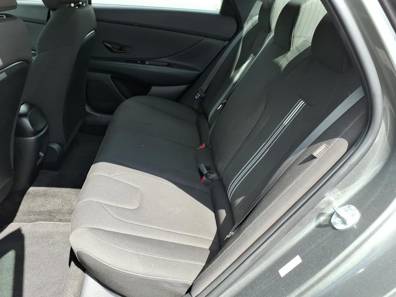 Hyundai Elantra  2025