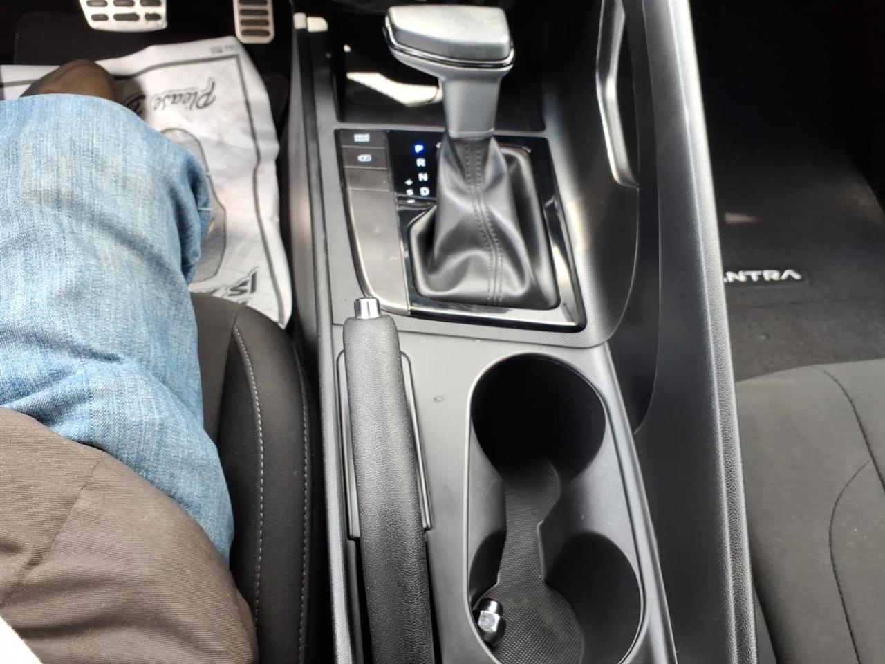 Hyundai Elantra  2025