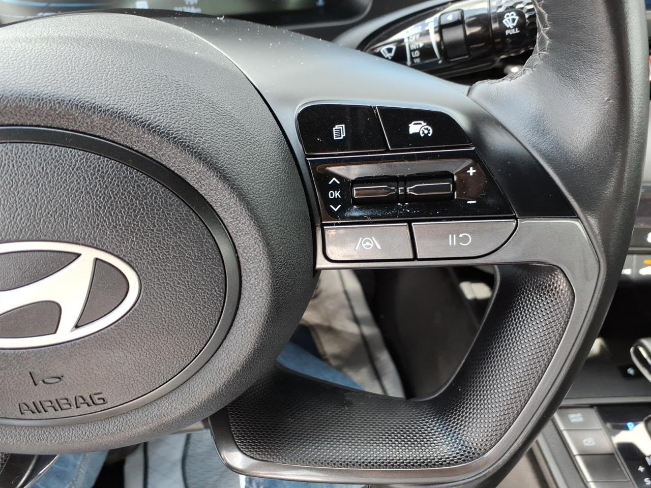 Hyundai Elantra  2025