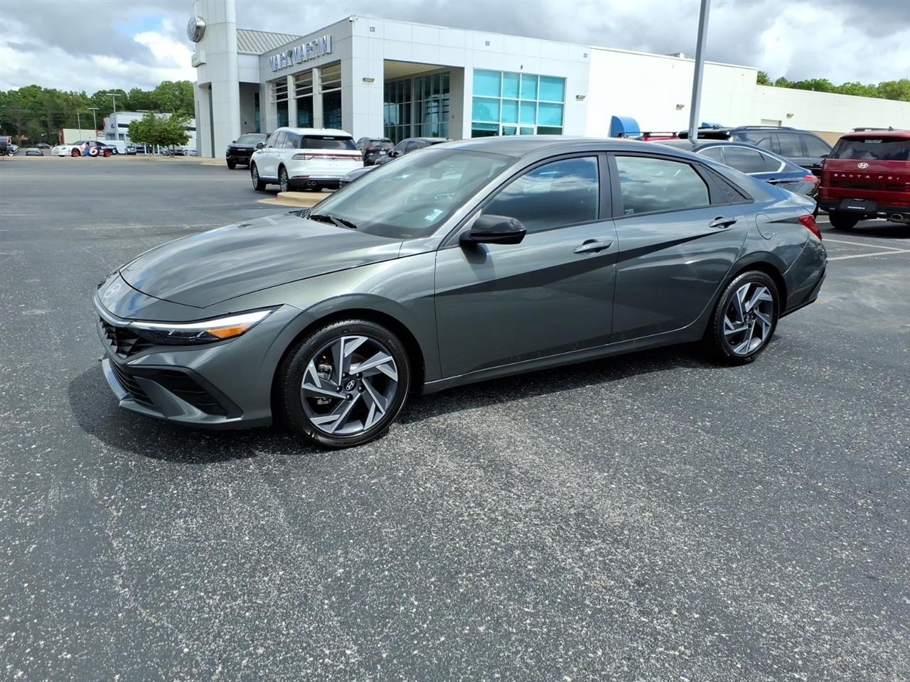 Hyundai Elantra  2025