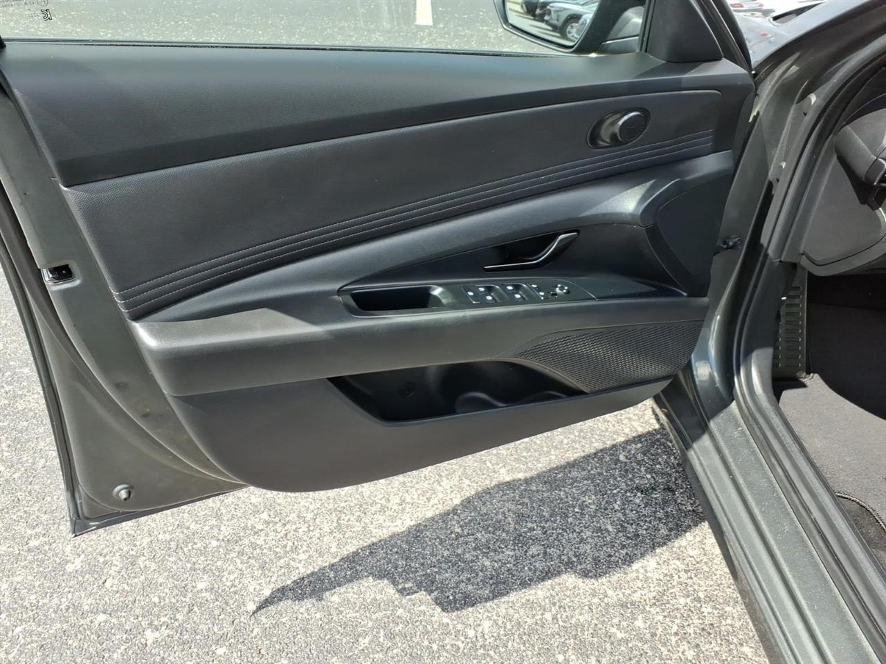 Hyundai Elantra  2025