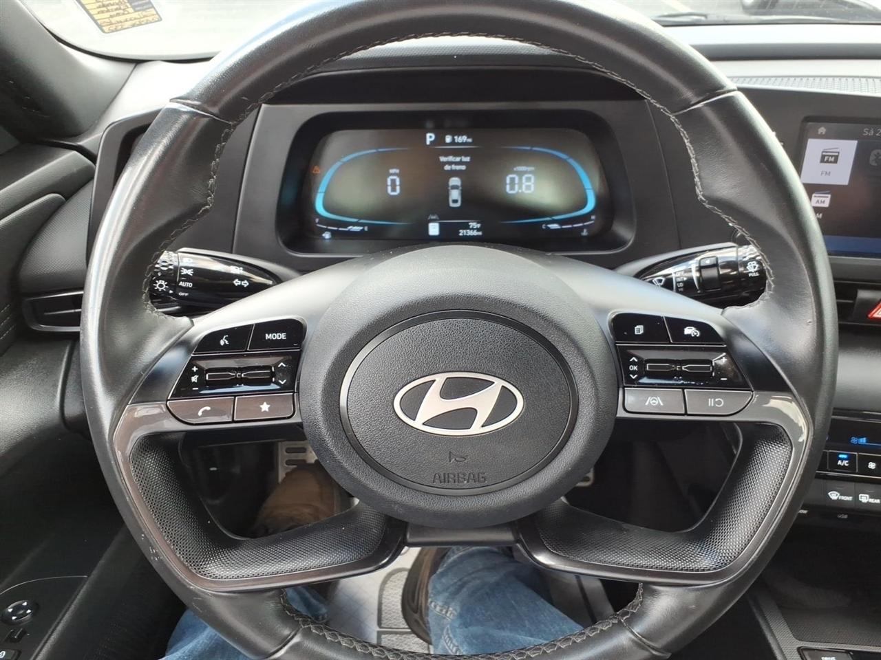 Hyundai Elantra  2025