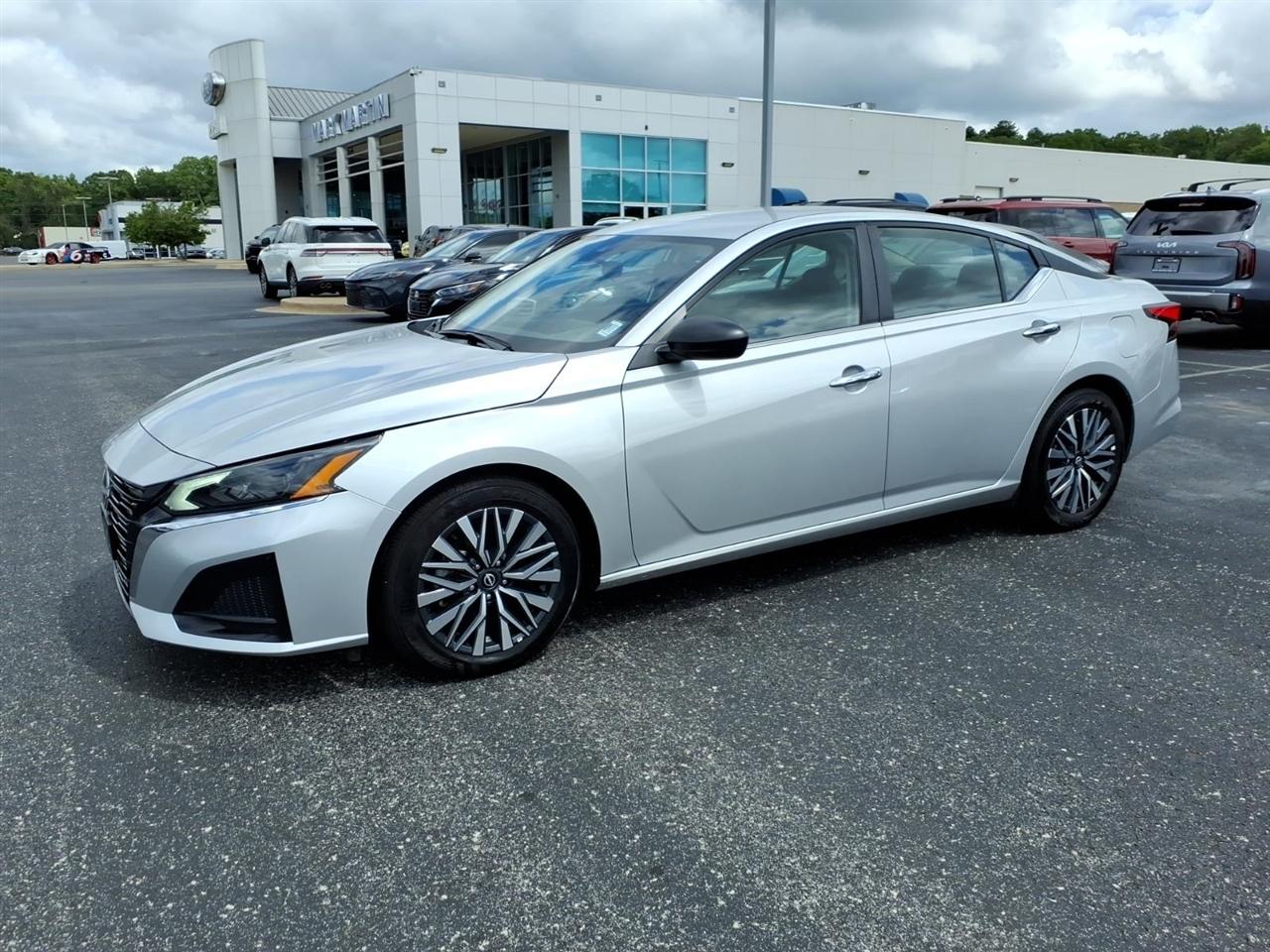 Nissan Altima  2025