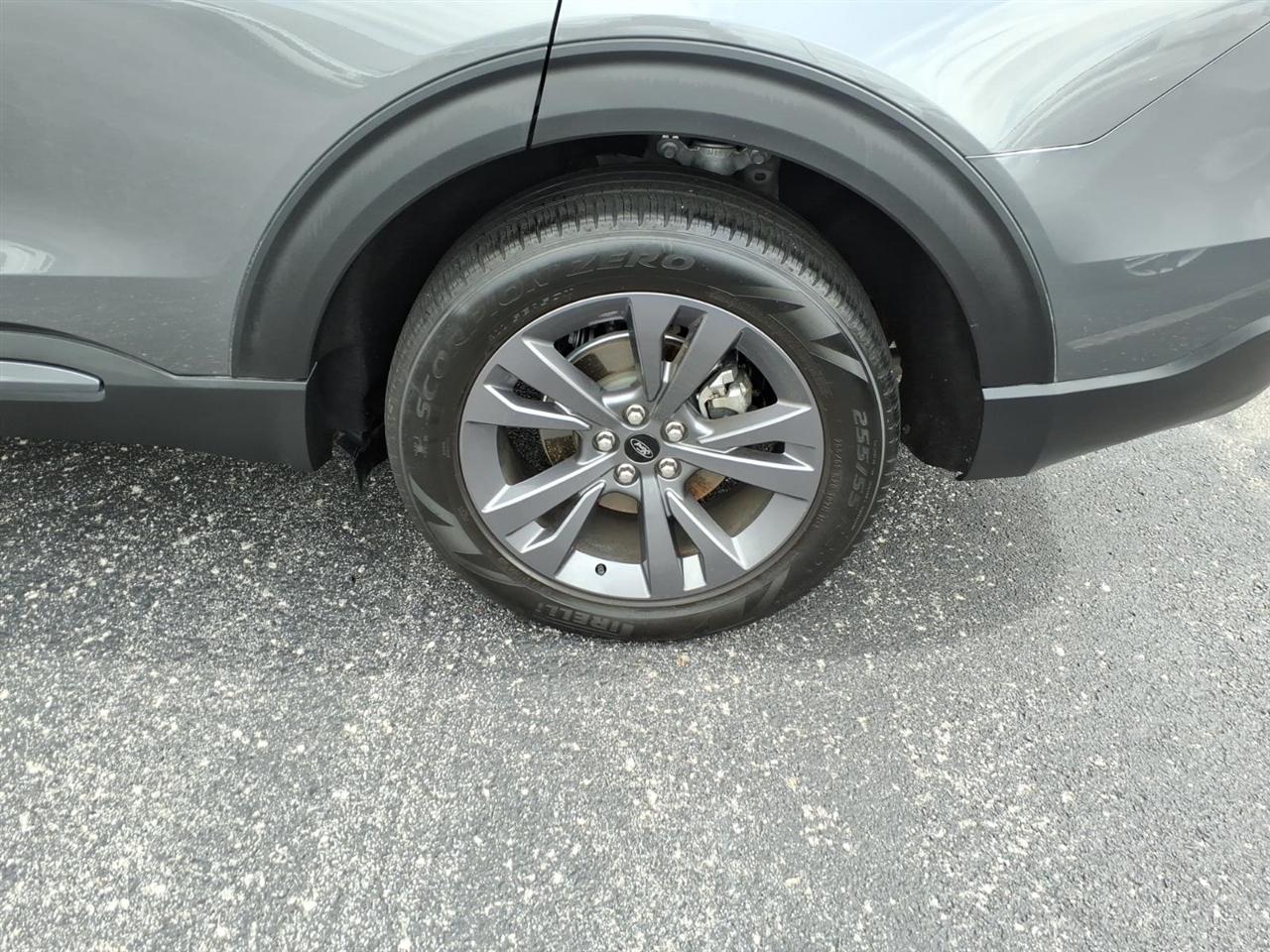 Ford Explorer  2023