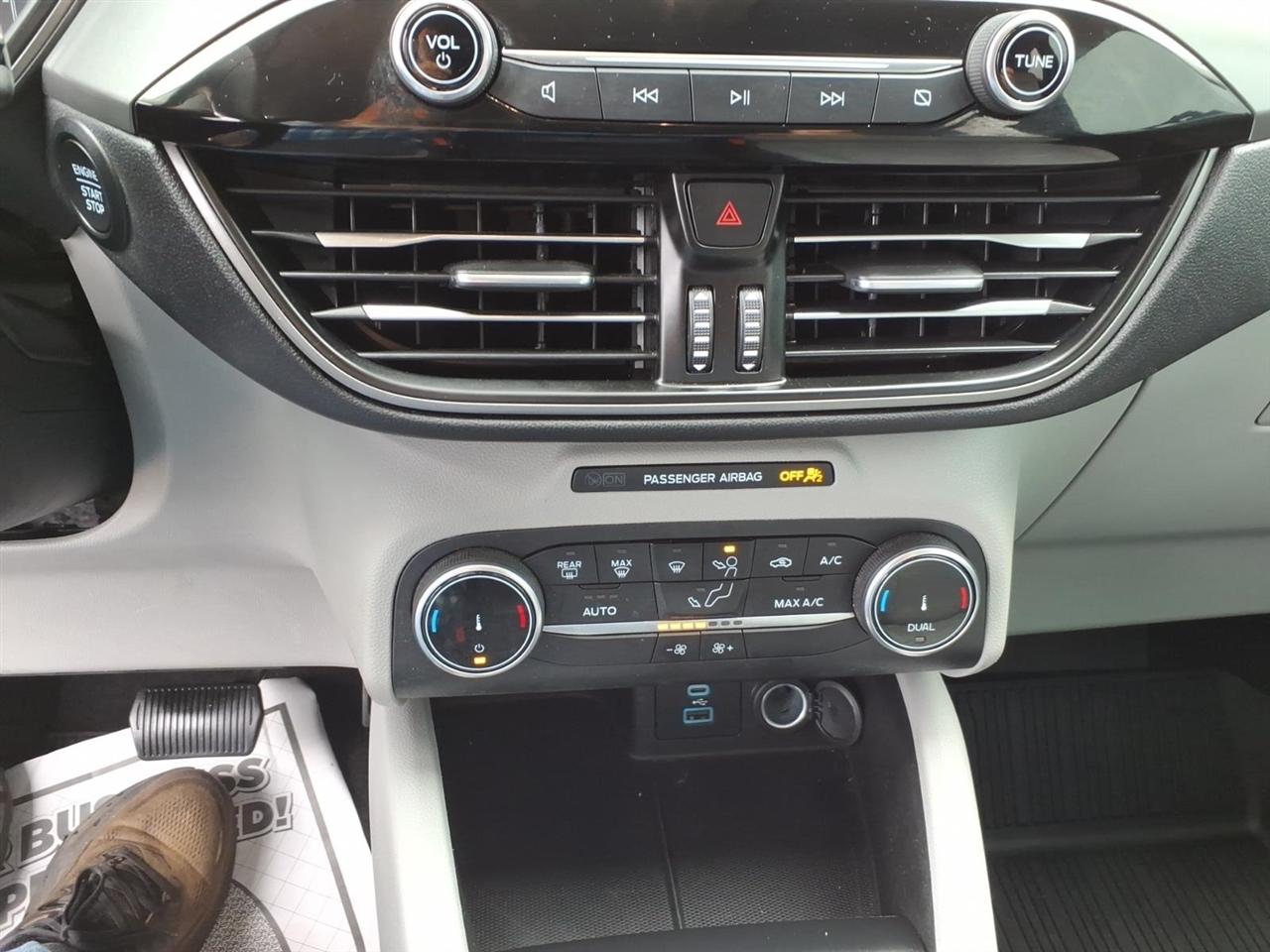 Ford Escape  2023