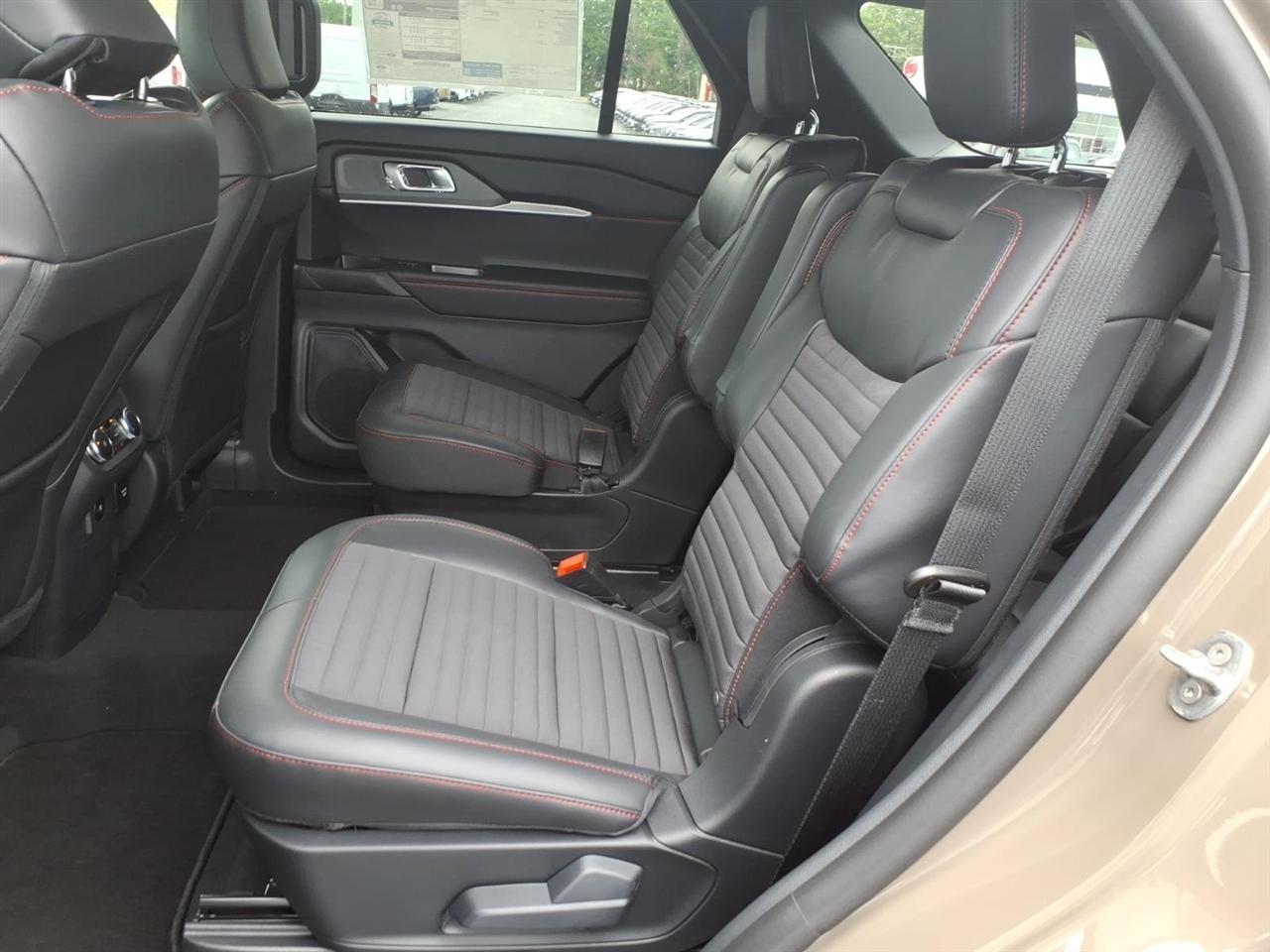 Ford Explorer  2026