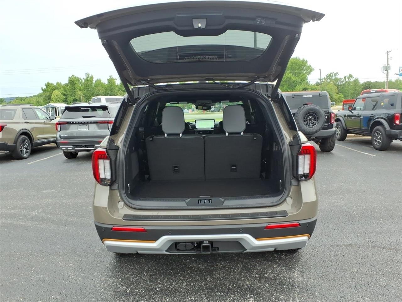 Ford Explorer  2026