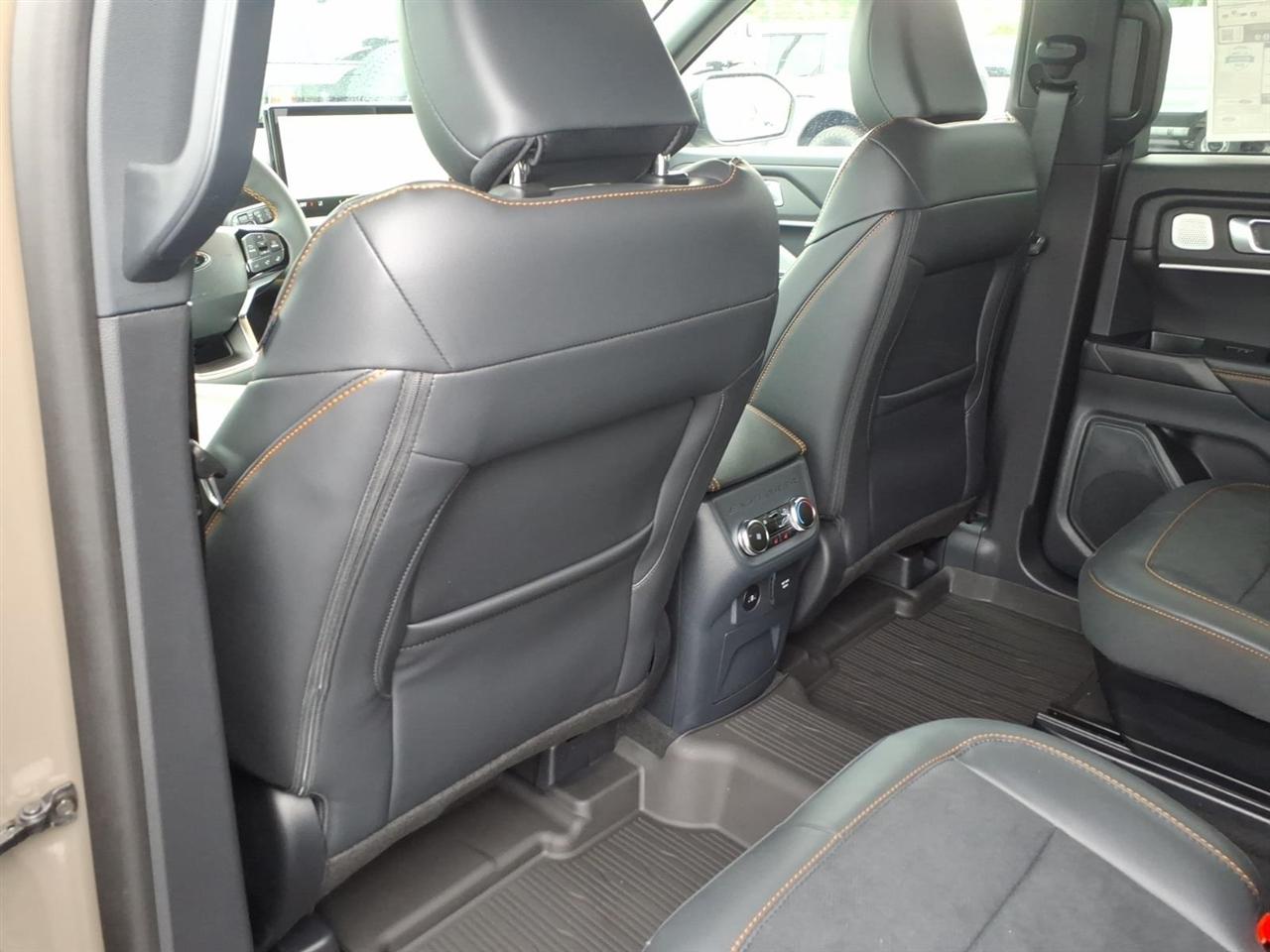 Ford Explorer  2026