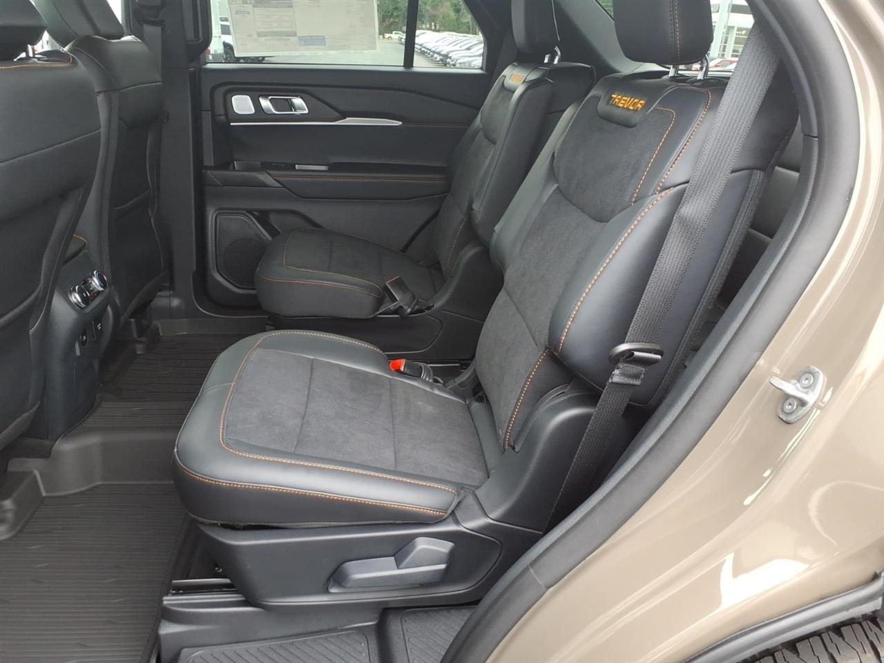 Ford Explorer  2026