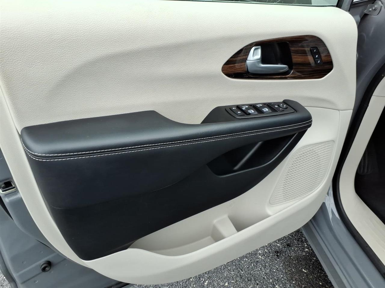 Chrysler Pacifica  2023