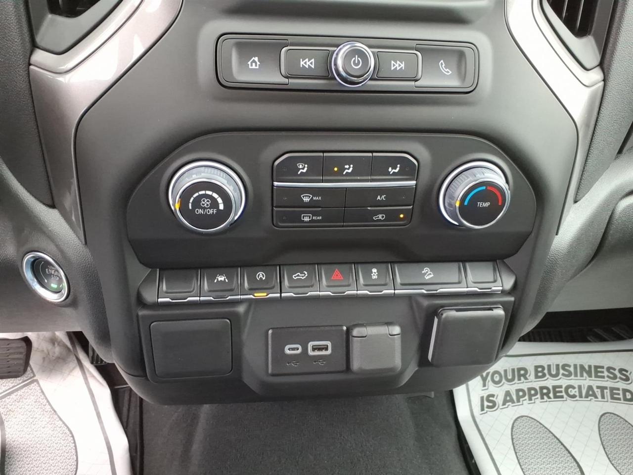 Chevrolet Silverado 1500  2025