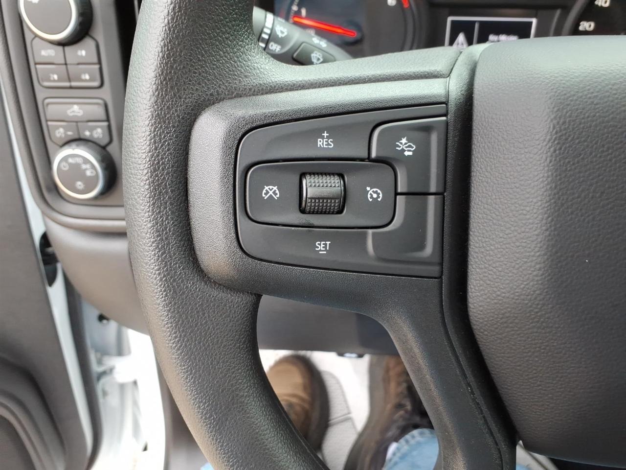 Chevrolet Silverado 1500  2025