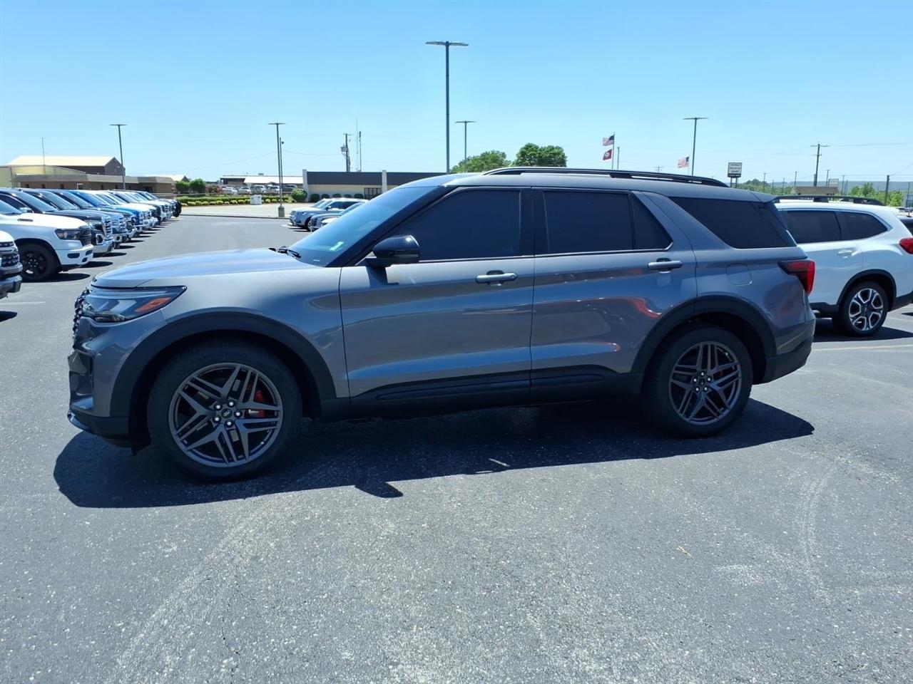 Ford Explorer  2025