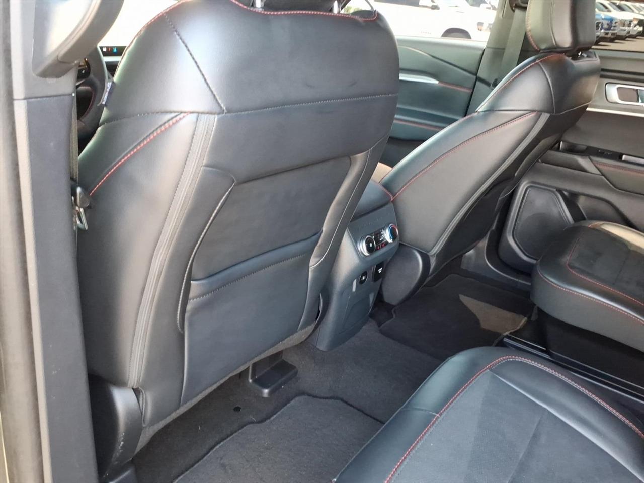 Ford Explorer  2025
