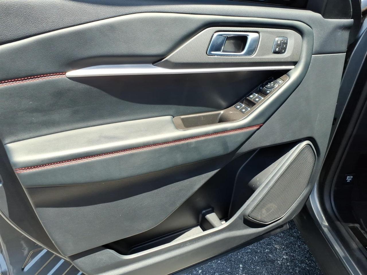 Ford Explorer  2025