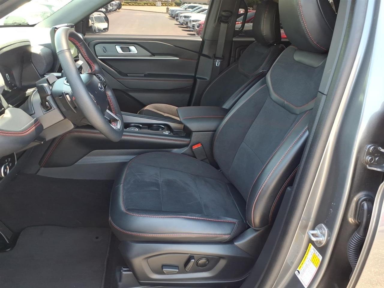 Ford Explorer  2025
