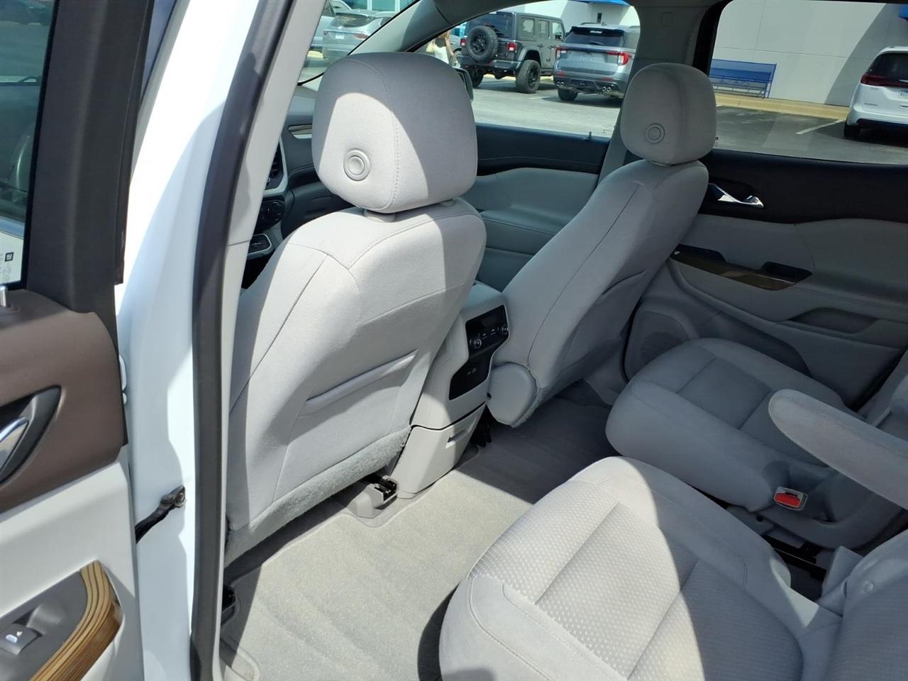 GMC Acadia  2021