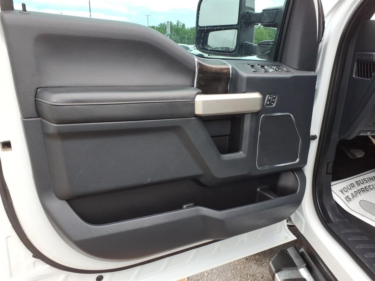 Ford Super Duty F-350 DRW  2022