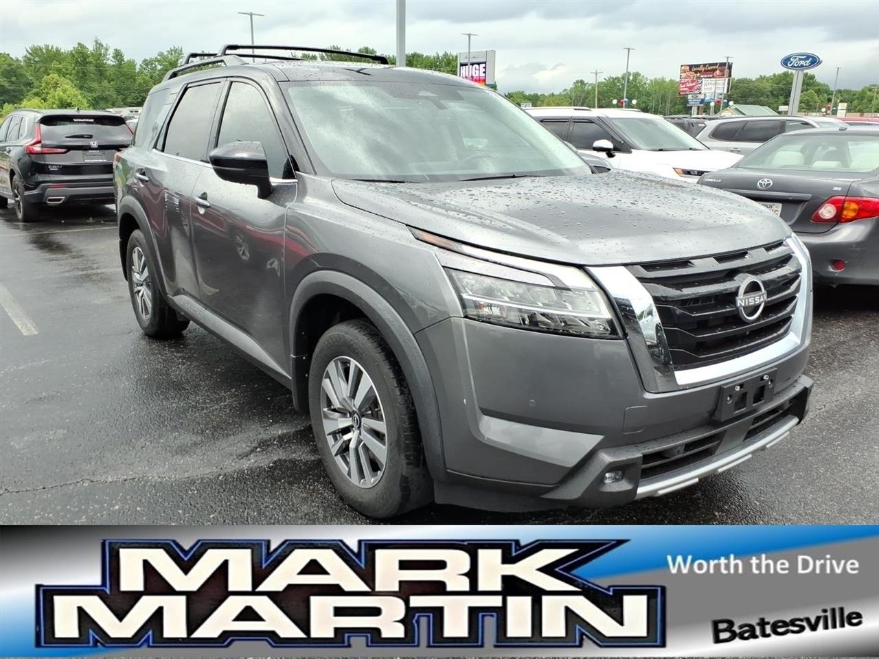 2022 Nissan Pathfinder SL