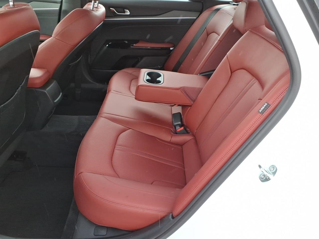 Kia K5  2025