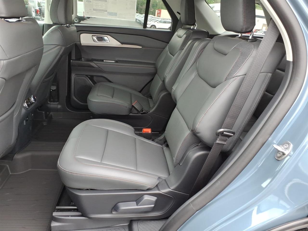 Ford Explorer  2026