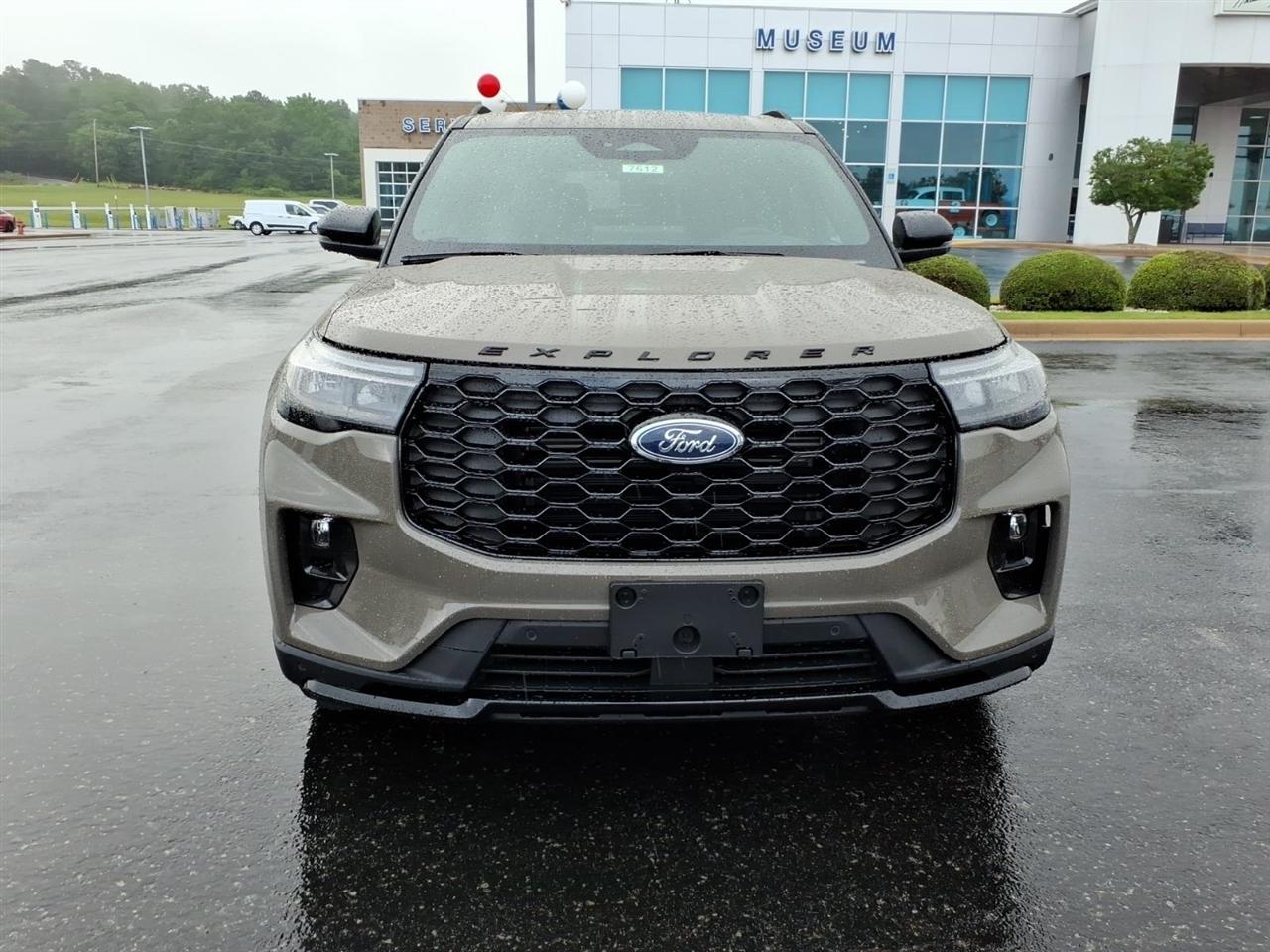 Ford Explorer  2026