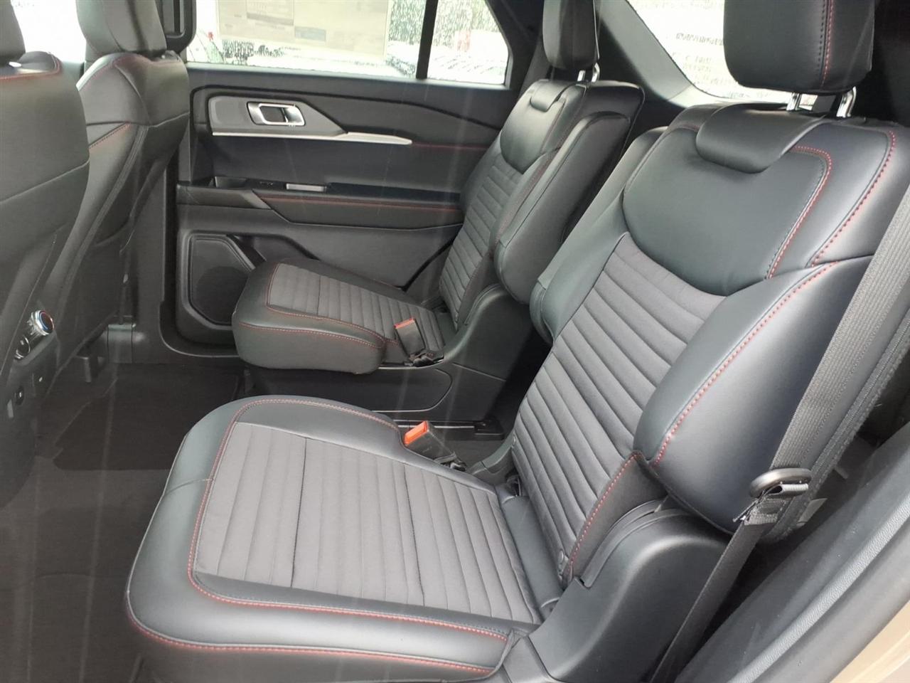 Ford Explorer  2026