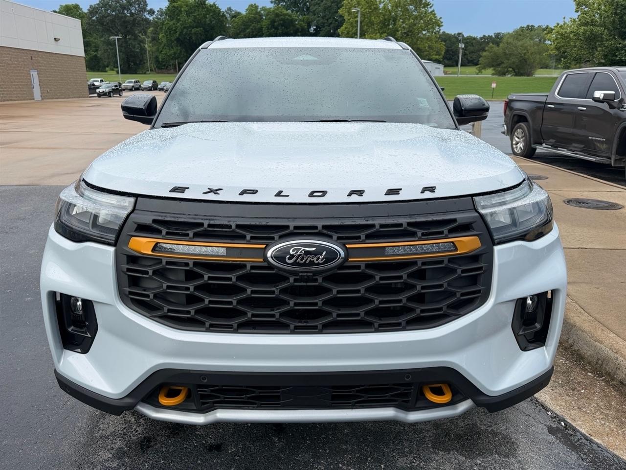 Ford Explorer  2026