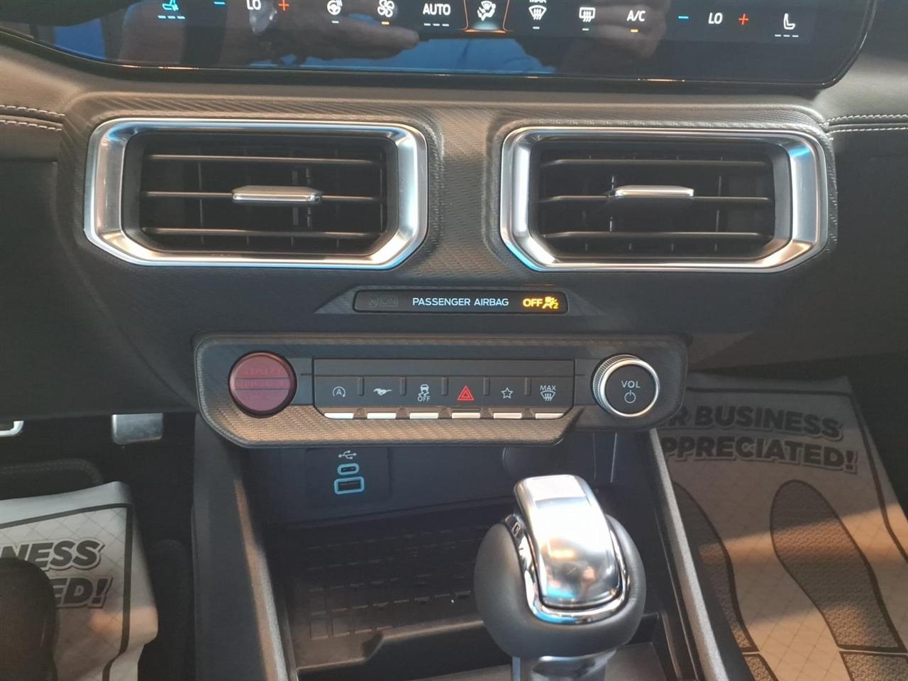Ford Mustang  2024