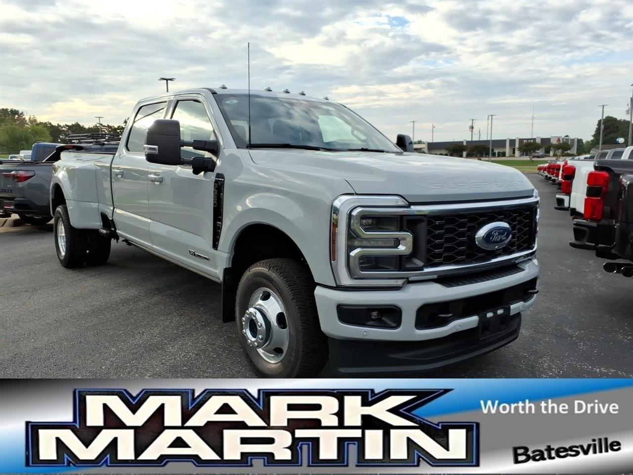 2026 Ford Super Duty F-350 DRW Platinum