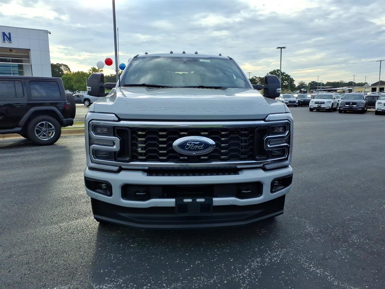Ford Super Duty F-350 DRW  2026