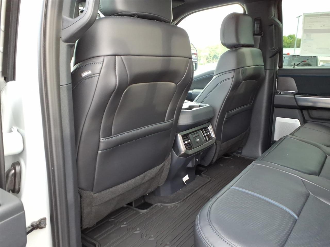 Ford Super Duty F-350 DRW  2026