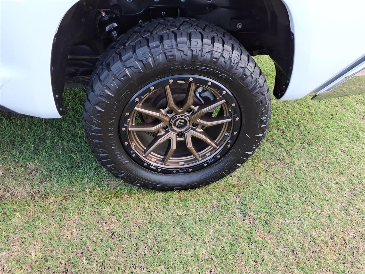 Toyota Tundra 4WD  2018