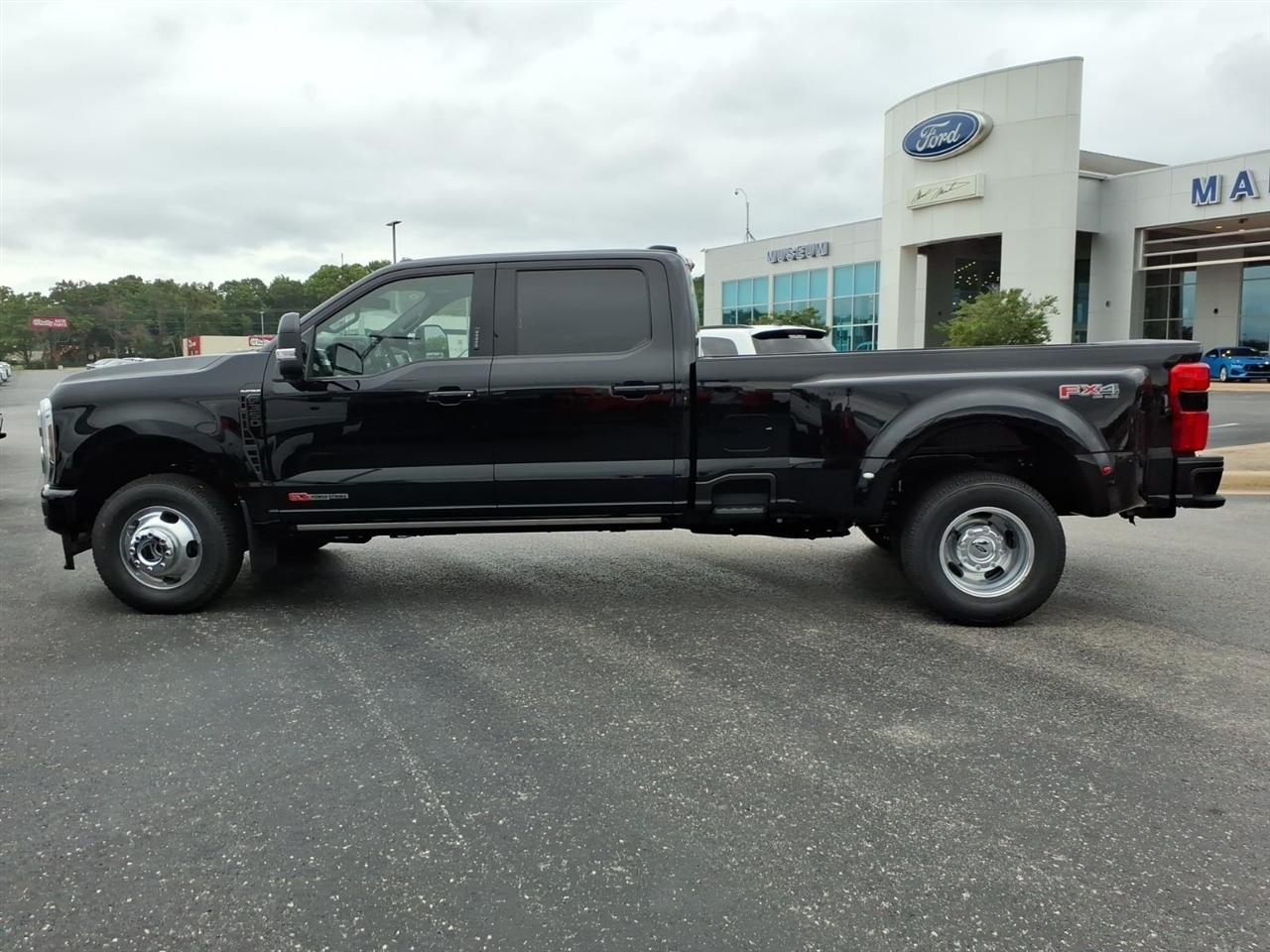 Ford Super Duty F-350 DRW  2026