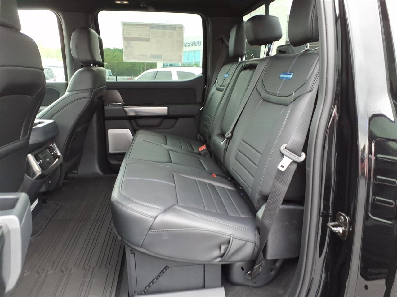 Ford Super Duty F-350 DRW  2026
