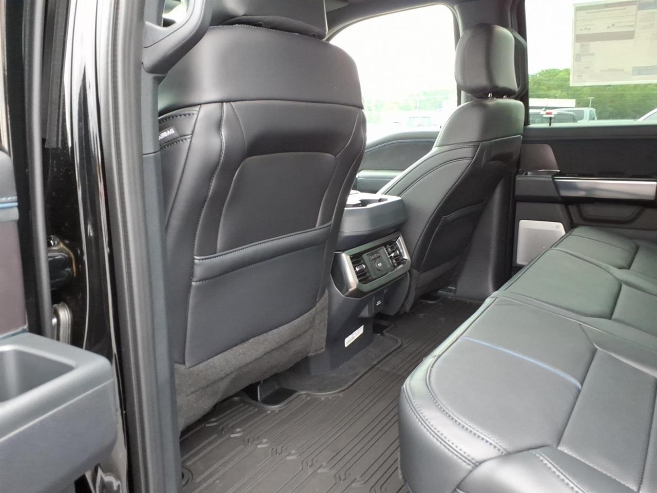 Ford Super Duty F-350 DRW  2026