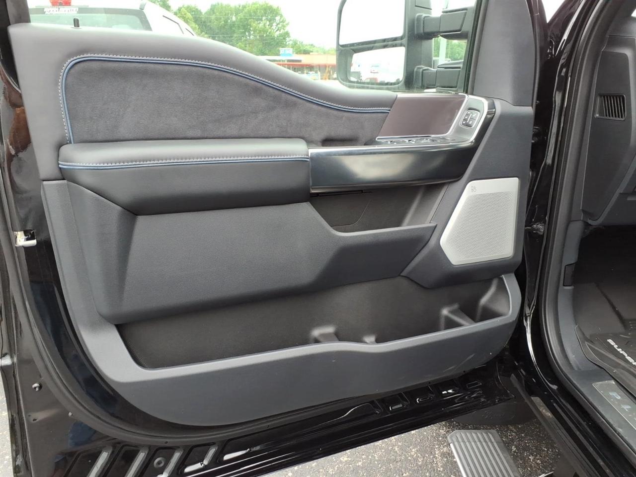 Ford Super Duty F-350 DRW  2026