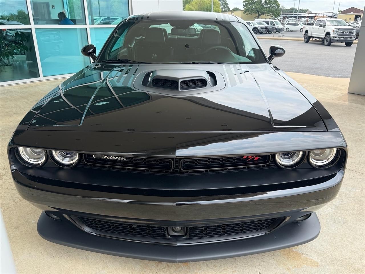 Dodge Challenger  2023