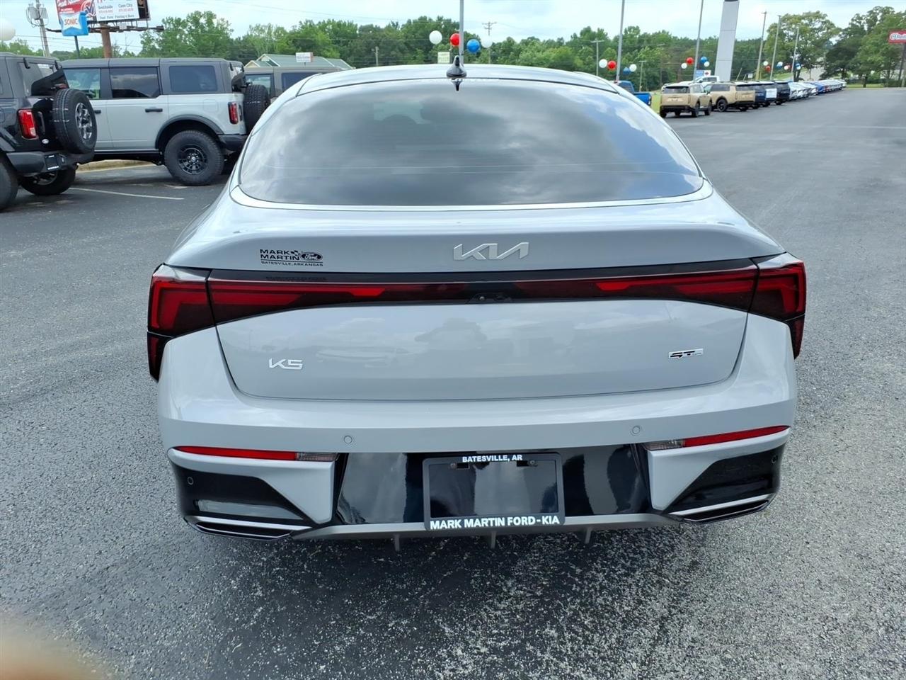 Kia K5  2025