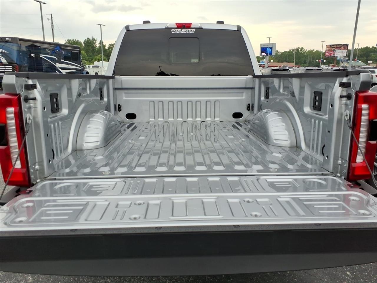 Ford Super Duty F-250 SRW  2024